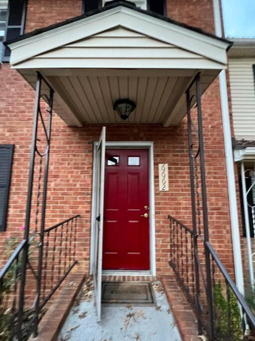 The Red Door 2-Bedroom Townhouse Near Vt & Ru Radford Buitenkant foto